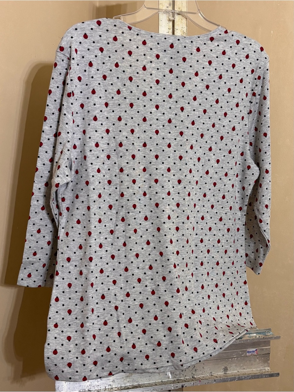 Karen Scott Gray Top with Red Ladybug and Black Dot Print Sz L NWT - Picture 5 of 7